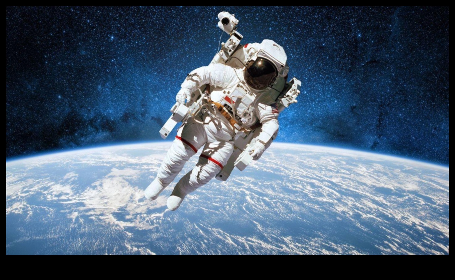 Ceļojums aiz Zemes: astronauti kosmiskajās jūrās