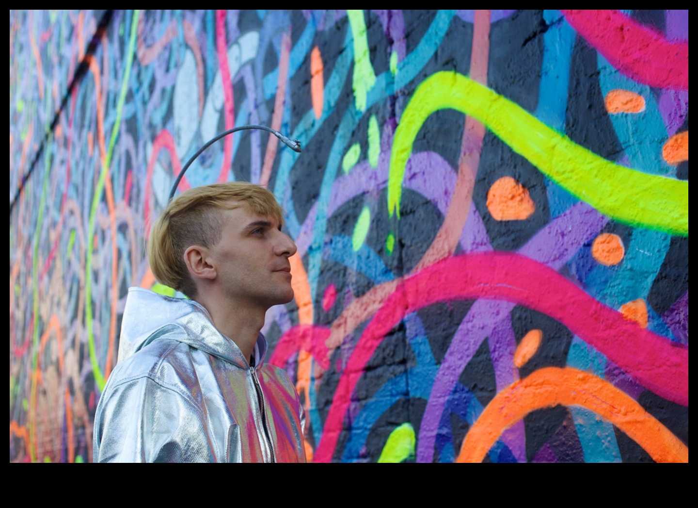 Mākslinieciskums IoT Saistītās realitātes radīšanas māksla 2 Mākslinieciskums IoT: savienotās realitātes amata apgūšana