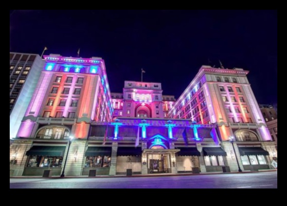 Pilsēta, kas nekad neguļ: nakts skati pilsētas ainavās