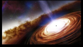 Kvantu kvazāri: Kosmiskās skatuves apgaismojums ar intensīvu mirdzumu